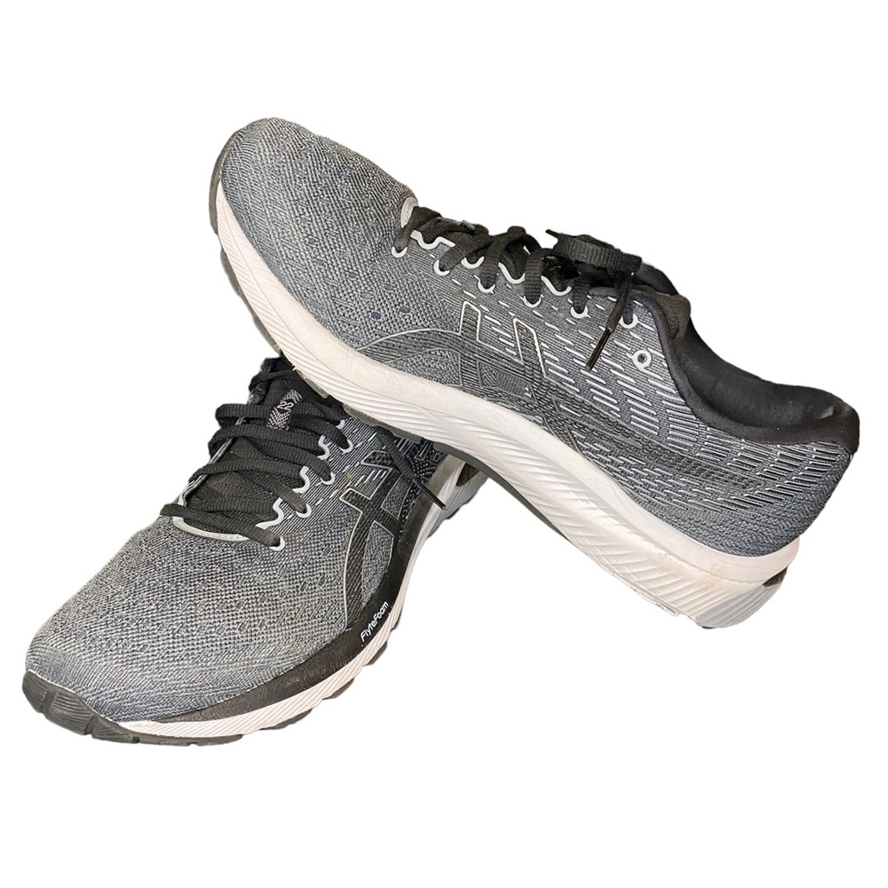 Like new Grey ASICS Gel-Cumulus 22 - Size US 11.5
